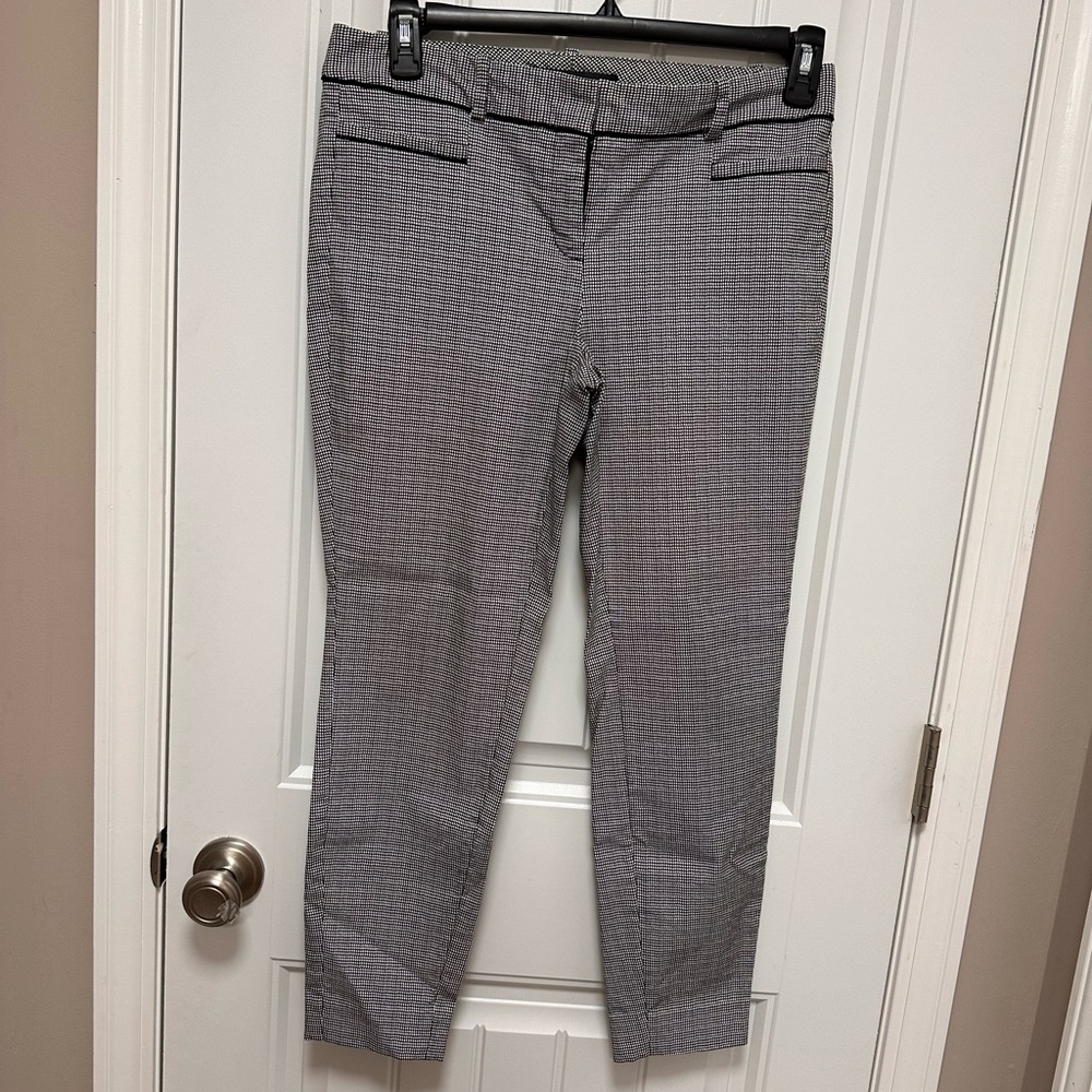 The Limited Exact Stretch Size 8 Crop Pant Black & White